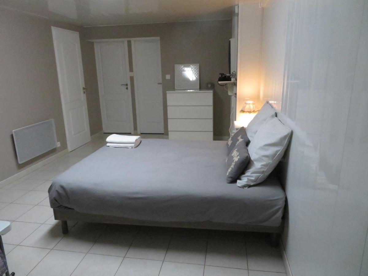 Chambre Prive Entre Lyon Et St Etienne Exterior foto